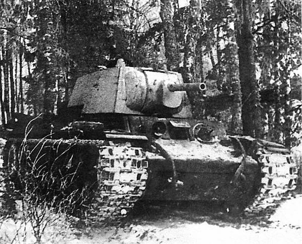 Иллюстрация к книге — Танк прорыва КВ. "Клим Ворошилов" [i_217.jpg]