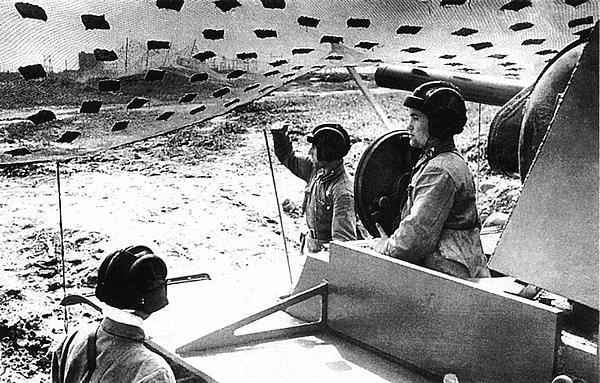 Иллюстрация к книге — Танк прорыва КВ. "Клим Ворошилов" [i_219.jpg]