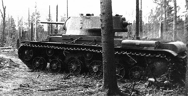 Иллюстрация к книге — Танк прорыва КВ. "Клим Ворошилов" [i_220.jpg]