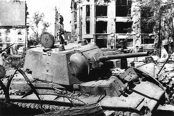 Иллюстрация к книге — Танк прорыва КВ. "Клим Ворошилов" [i_228.jpg]