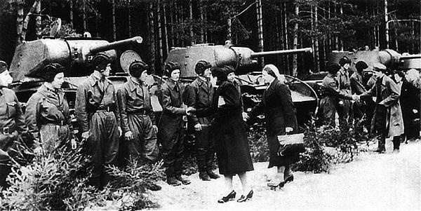 Иллюстрация к книге — Танк прорыва КВ. "Клим Ворошилов" [i_232.jpg]