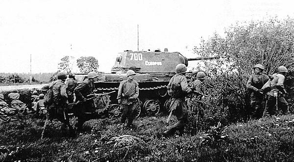 Иллюстрация к книге — Танк прорыва КВ. "Клим Ворошилов" [i_235.jpg]