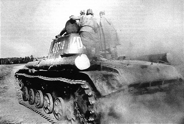 Иллюстрация к книге — Танк прорыва КВ. "Клим Ворошилов" [i_236.jpg]