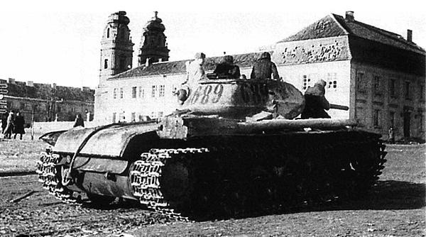 Иллюстрация к книге — Танк прорыва КВ. "Клим Ворошилов" [i_238.jpg]