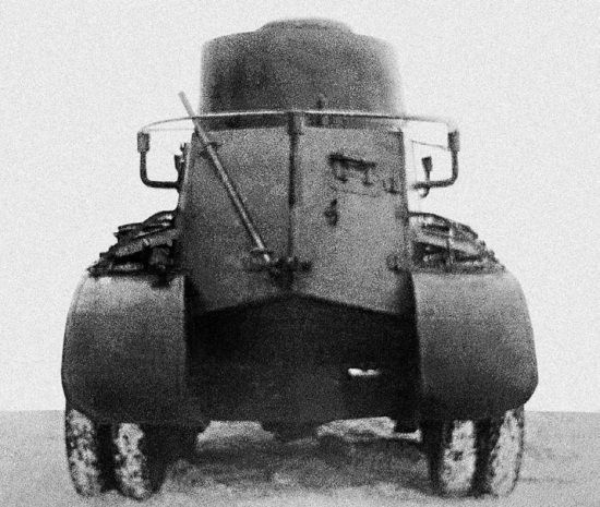 Иллюстрация к книге — Броня на колесах. История советского бронеавтомобиля 1925-1945 гг. [i_028.jpg]