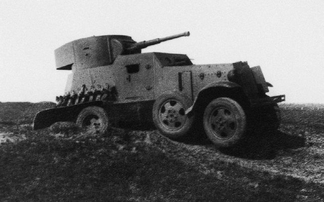 Иллюстрация к книге — Броня на колесах. История советского бронеавтомобиля 1925-1945 гг. [i_040.jpg]