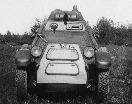 Иллюстрация к книге — Броня на колесах. История советского бронеавтомобиля 1925-1945 гг. [i_090.jpg]