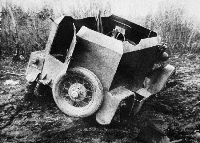 Иллюстрация к книге — Броня на колесах. История советского бронеавтомобиля 1925-1945 гг. [i_109.jpg]