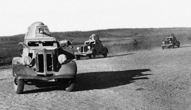 Иллюстрация к книге — Броня на колесах. История советского бронеавтомобиля 1925-1945 гг. [i_143.jpg]