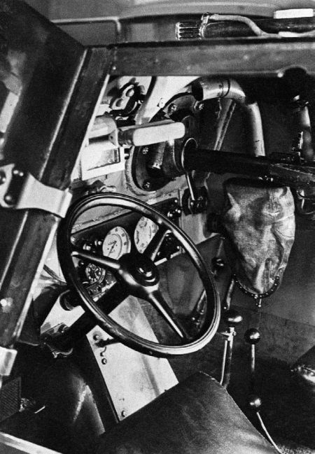 Иллюстрация к книге — Броня на колесах. История советского бронеавтомобиля 1925-1945 гг. [i_161.jpg]