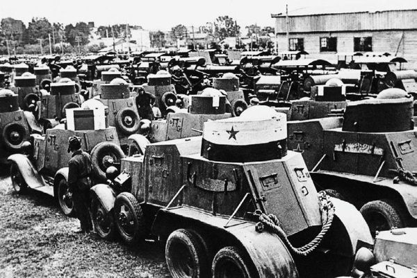 Иллюстрация к книге — Броня на колесах. История советского бронеавтомобиля 1925-1945 гг. [i_173.jpg]