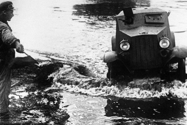 Иллюстрация к книге — Броня на колесах. История советского бронеавтомобиля 1925-1945 гг. [i_174.jpg]