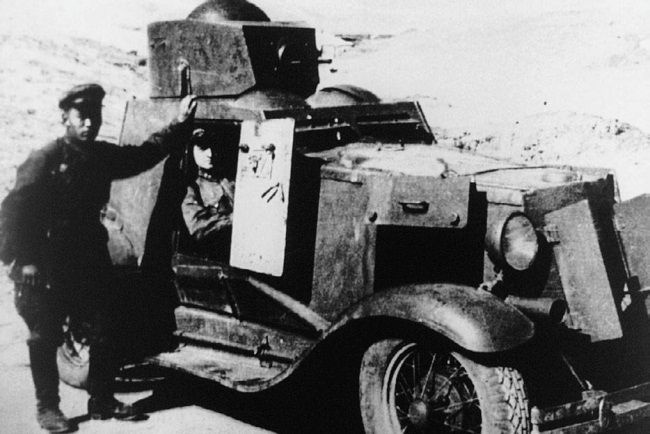 Иллюстрация к книге — Броня на колесах. История советского бронеавтомобиля 1925-1945 гг. [i_195.jpg]