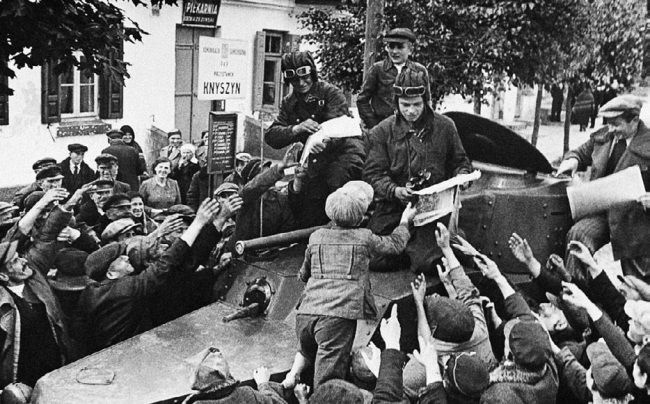 Иллюстрация к книге — Броня на колесах. История советского бронеавтомобиля 1925-1945 гг. [i_197.jpg]