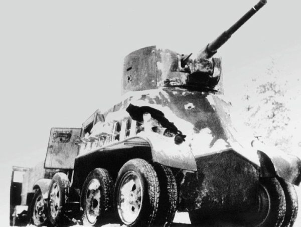 Иллюстрация к книге — Броня на колесах. История советского бронеавтомобиля 1925-1945 гг. [i_204.jpg]