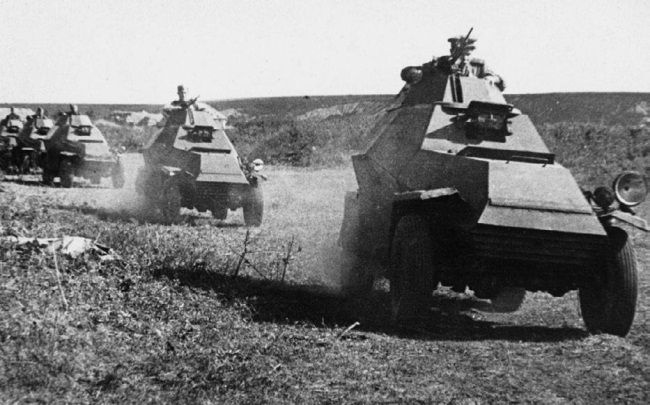 Иллюстрация к книге — Броня на колесах. История советского бронеавтомобиля 1925-1945 гг. [i_239.jpg]