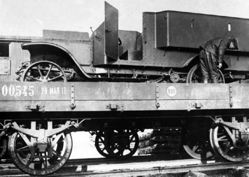 Иллюстрация к книге — Броня русской армии. Бронеавтомобили и бронепоезда в Первой мировой войне [i_015.jpg]