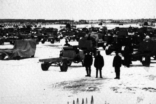 Иллюстрация к книге — Броня русской армии. Бронеавтомобили и бронепоезда в Первой мировой войне [i_045.jpg]