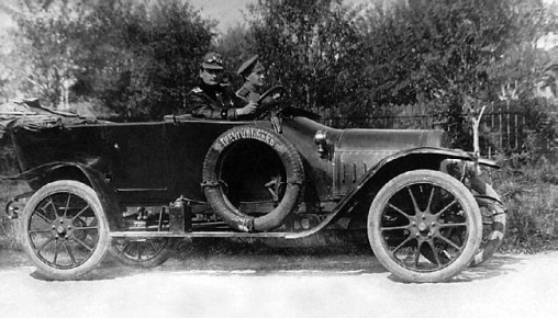 Иллюстрация к книге — Броня русской армии. Бронеавтомобили и бронепоезда в Первой мировой войне [i_053.jpg]