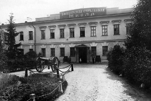 Иллюстрация к книге — Броня русской армии. Бронеавтомобили и бронепоезда в Первой мировой войне [i_057.jpg]