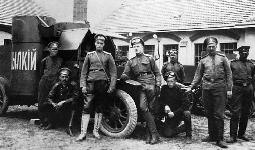 Иллюстрация к книге — Броня русской армии. Бронеавтомобили и бронепоезда в Первой мировой войне [i_073.jpg]