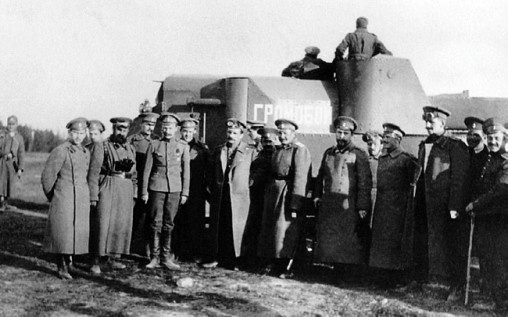 Иллюстрация к книге — Броня русской армии. Бронеавтомобили и бронепоезда в Первой мировой войне [i_096.jpg]