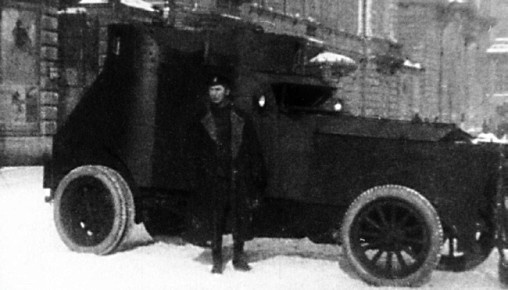 Иллюстрация к книге — Броня русской армии. Бронеавтомобили и бронепоезда в Первой мировой войне [i_157.jpg]