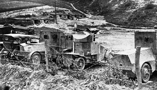 Иллюстрация к книге — Броня русской армии. Бронеавтомобили и бронепоезда в Первой мировой войне [i_177.jpg]