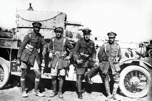 Иллюстрация к книге — Броня русской армии. Бронеавтомобили и бронепоезда в Первой мировой войне [i_215.jpg]