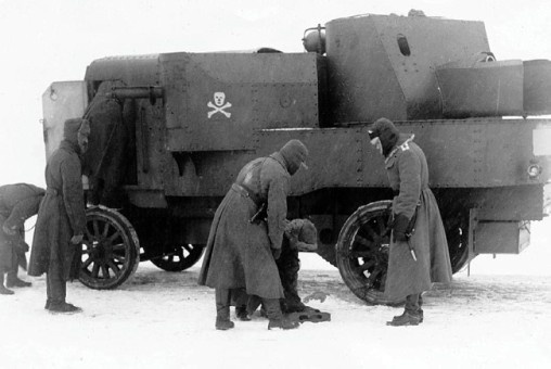 Иллюстрация к книге — Броня русской армии. Бронеавтомобили и бронепоезда в Первой мировой войне [i_238.jpg]