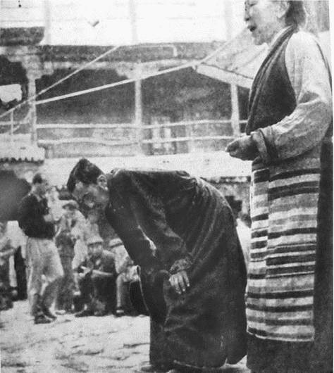 Иллюстрация к книге — Скрытый Тибет. История независимости и оккупации [i_053.jpg]