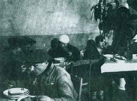 Иллюстрация к книге — Повседневная жизнь русского кабака от Ивана Грозного до Бориса Ельцина [img60d1.jpg]