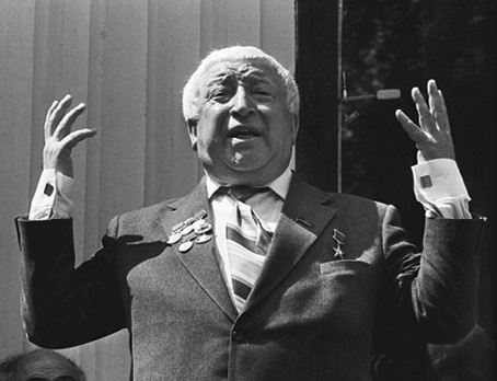 Иллюстрация к книге — Воспоминания о XX веке. Книга вторая. Незавершенное время. Imparfait [i_096.jpg]