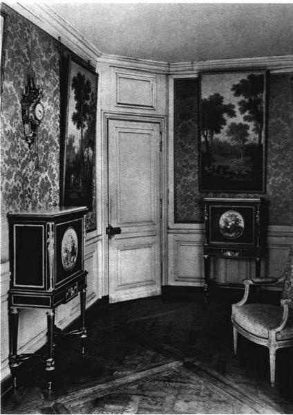 Иллюстрация к книге — Повседневная жизнь Версаля при королях [i_055.jpg]