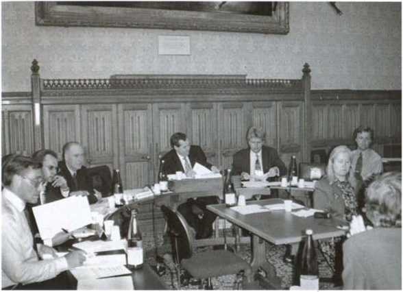 Иллюстрация к книге — Повседневная жизнь британского парламента [i_025.jpg]