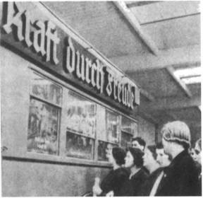 Иллюстрация к книге — Повседневная жизнь Берлина при Гитлере [i_031.jpg]