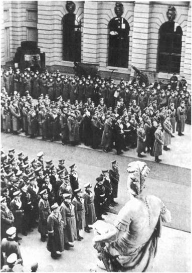 Иллюстрация к книге — Повседневная жизнь Берлина при Гитлере [i_035.jpg]