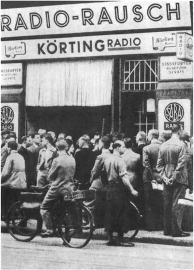 Иллюстрация к книге — Повседневная жизнь Берлина при Гитлере [i_036.jpg]