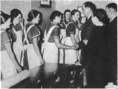 Иллюстрация к книге — Повседневная жизнь Берлина при Гитлере [i_050.jpg]