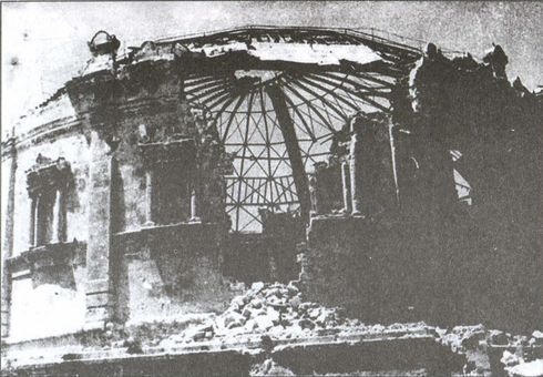 Иллюстрация к книге — Июль 1942 года. Падение Севастополя [i_003.jpg]