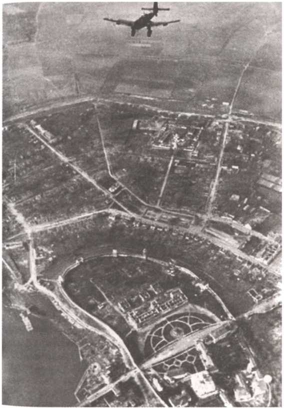 Иллюстрация к книге — Первый контрудар Сталина. Отстоять Ленинград! [doc2fb_image_0200001f.jpg]