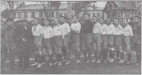 Иллюстрация к книге — Тайны советского футбола [i_007.jpg]