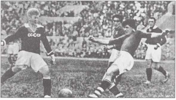 Иллюстрация к книге — Тайны советского футбола [i_009.jpg]