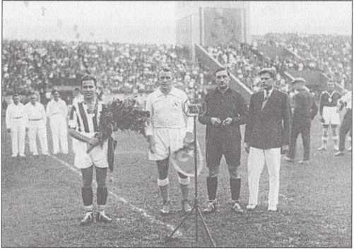 Иллюстрация к книге — Тайны советского футбола [i_013.jpg]