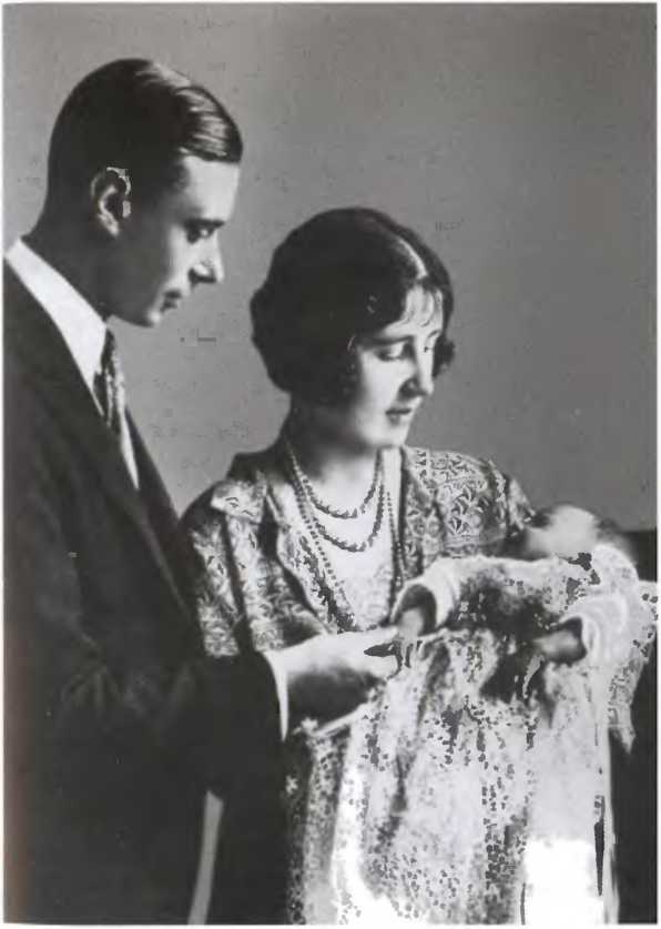 Иллюстрация к книге — Повседневная жизнь Букингемского дворца при Елизавете II [i_016.jpg]