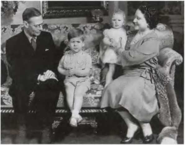 Иллюстрация к книге — Повседневная жизнь Букингемского дворца при Елизавете II [i_022.jpg]