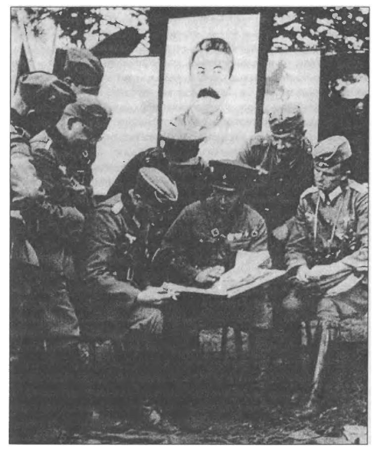 Иллюстрация к книге — Сговор диктаторов или мирная передышка? [img_14.jpg]