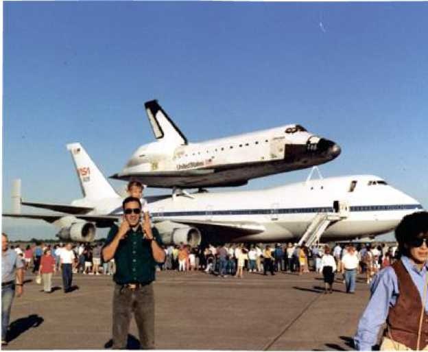 Иллюстрация к книге — Астронавт. Необычайное путешествие в поисках тайн Вселенной [i_005.jpg]