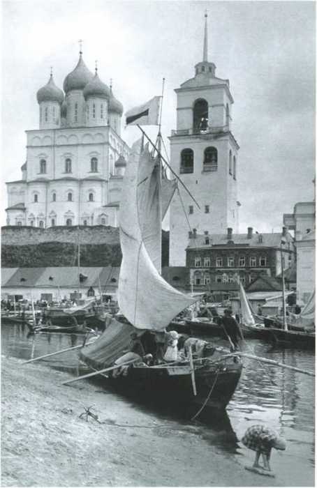 Иллюстрация к книге — Повседневная жизнь русского провинциального города в XIX веке. Пореформенный период [i_007.jpg]