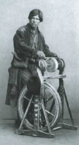 Иллюстрация к книге — Повседневная жизнь русского провинциального города в XIX веке. Пореформенный период [i_029.jpg]